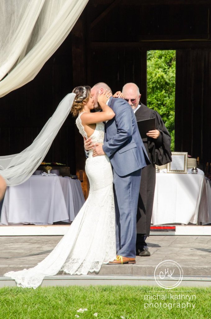 avon_century_barn_wedding_0024